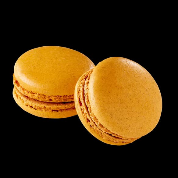 Макарон с манго и маракуйей